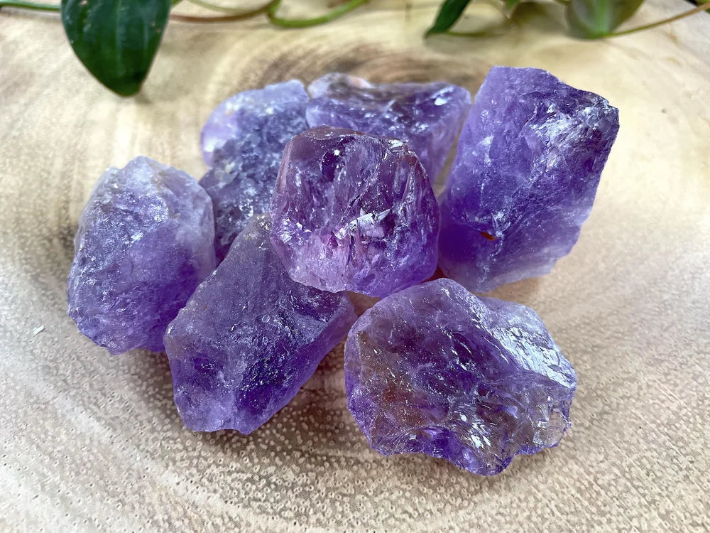 Which Hand To Wear an Amethyst Bracelet