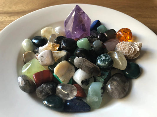 Best 8 Energy Crystals To Attract Love and Romance